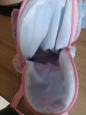 Children's back pack like new, multicolored
