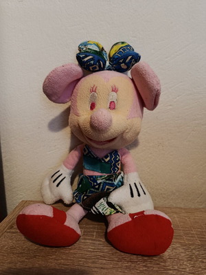 Vintage Minnie Mouse plush doll Disney used, Hawaiian style