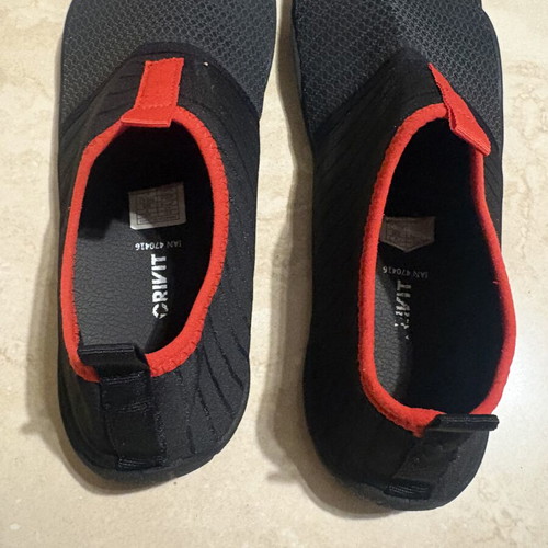 Crivt water shoes size 43, black and red