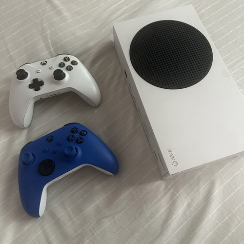 Xbox Series S 500GB console used with 2 controllers and charger