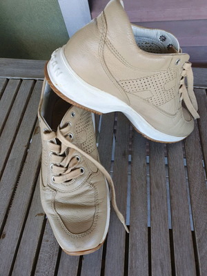 Hogan sneakers used, size 35.5, beige brown leather