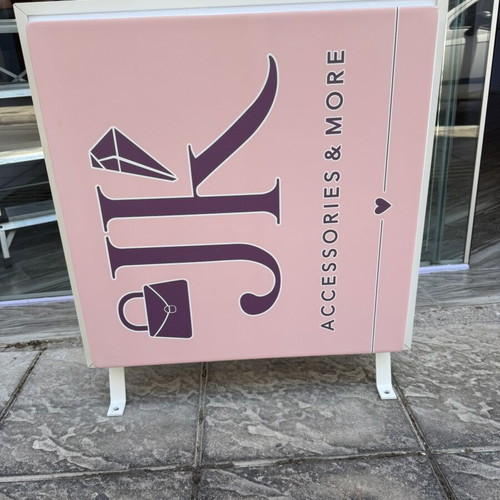 Sign 65x65 cm like new with built-in cables
