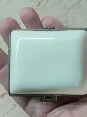Vintage minimalist ivory porcelain and brass jewelry box