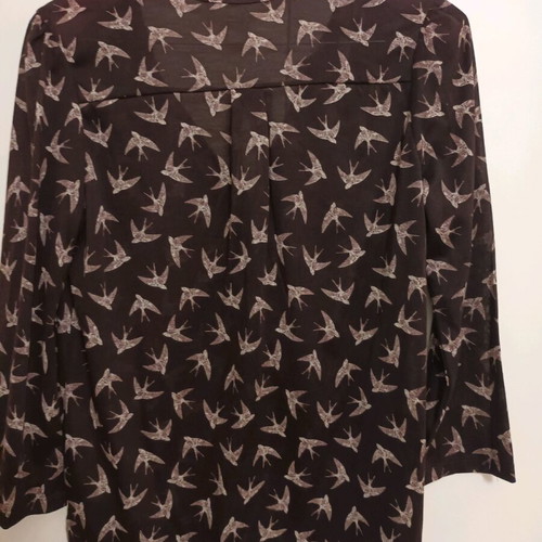 H&M shirt like new, lightweight, 3/4 sleeves, size XS