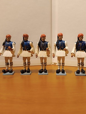 Evzones figures used, set of 7, Athina with dark blue fermeli