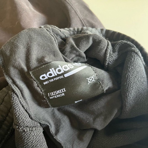 Adidas sweatpants black, like new, slim fit size M