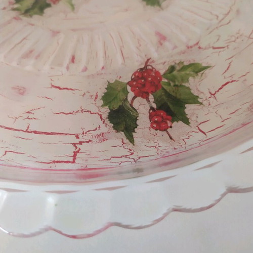 Serving tray like new with crackle design and floral pattern