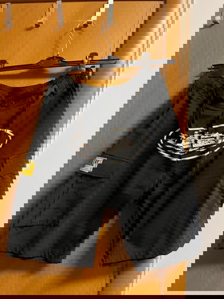corteiz og cargo in black