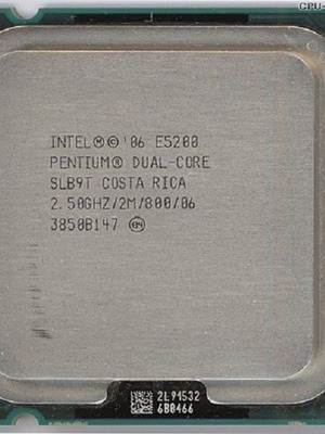 Intel Pentium E5200 Dual Core Desktop Processor like new
