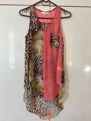 Umgee sleeveless shirt like new, multicolor, size S