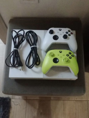 Xbox One S 1TB disc version used with 2 controllers