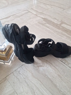 Steve Madden sandals like new, black, size 36
