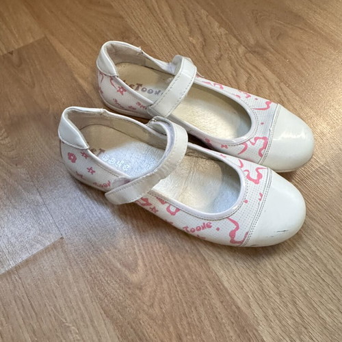beToone children's ballerina shoes size 34, white and pink