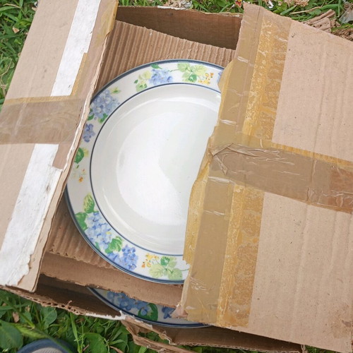 Porcelain plates unused, set of 7, made in China