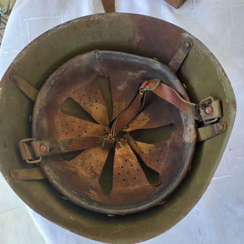 Greek helmet used from 1940 with original interior