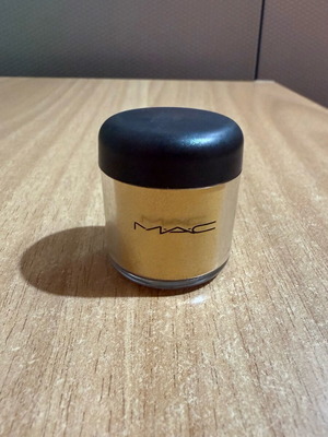 Mac pigment Golden lemon like new