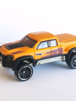 Hot Wheels Mega Duty miniature that changes color, like new