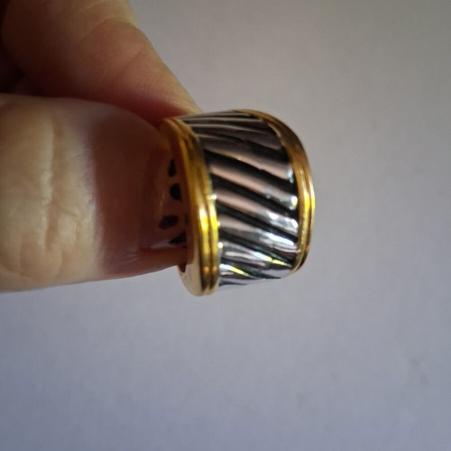 Unisex statement ring size 54, like new, gold and silver tone