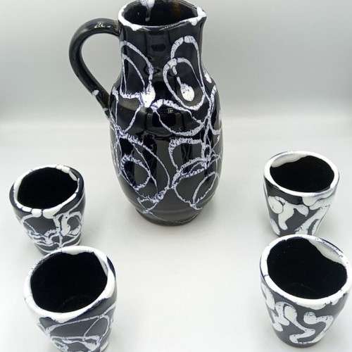 Vintage ceramic jug with 4 ceramic cups like new