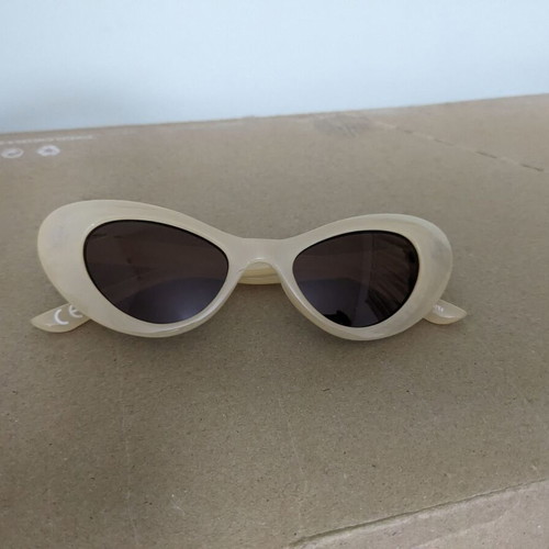 Cateye sunglasses used, girls, beige