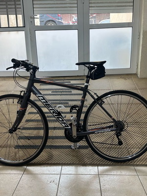 Merida Speeder T1 road bike like new with gears