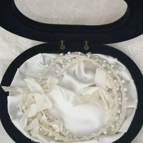 Silver Stefanochiki 925 like new with pearls in wooden box