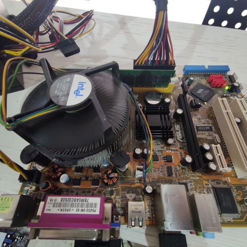 Asus Motherboard P5VD2-VM like new with Intel Dual E2140 1.60GHz and 1GB Ram DDR2