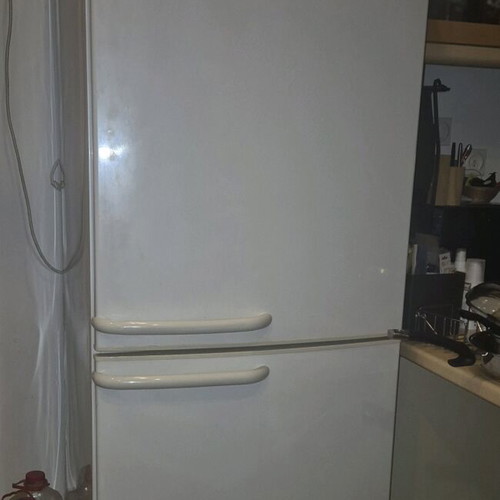 Bosch refrigerator like new in excellent condition