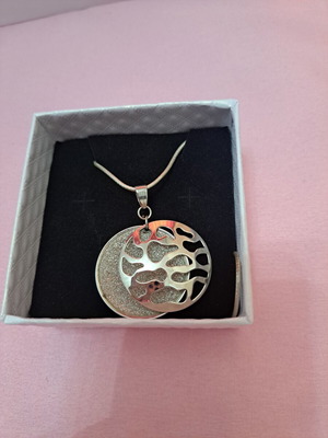 Silver chain with pendant like new, pendant not silver
