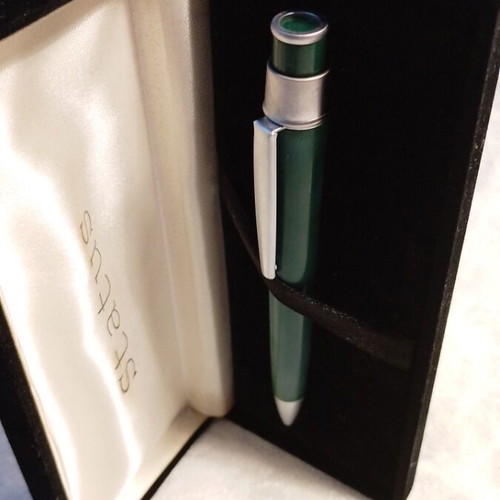 Vintage pen Status in case like new, green metal