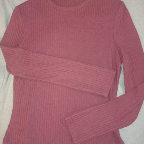 Ruby ribbed long-sleeve top new, size M with gift necklace