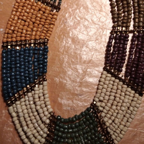 Necklace with small beads like new