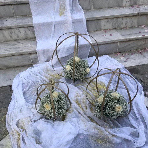Professional set of 13 metal gold spheres for wedding and baptism decoration like new