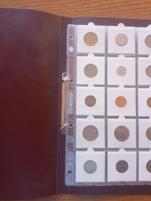 World coin lot used, 100 different coins in soft album