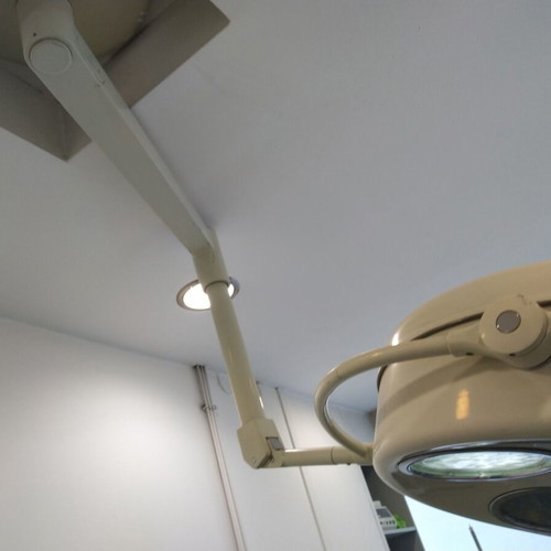 Dr. Mach 5 Surgical Light like new