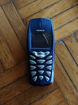 Nokia 3510i mobile phone for spare parts