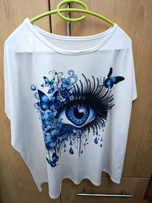 T-shirt with print XL like new, white and blue