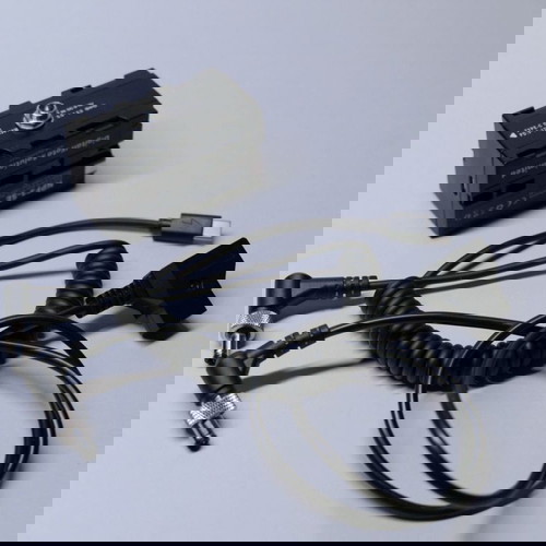 NP-F Double Sided Battery Power Supply σαν καινούργιο, 3-way output