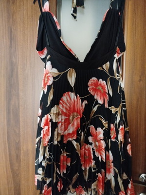 Printed backless dress with pleated skirt like new, black and pink