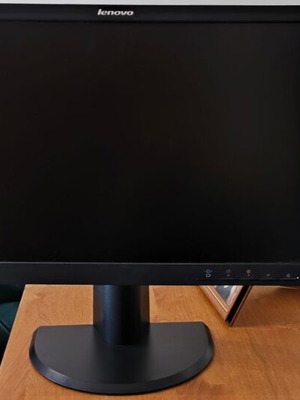 Monitor Lenovo 22 ίντσες IPS σαν καινούργιο, ρυθμιζόμενο ύψος και περιστροφή