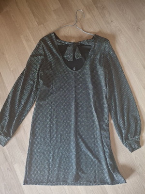 Dress loose with lurex long sleeve, like new, Only, gray, size M