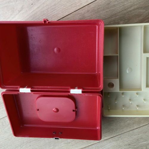 Curver Retro 1970s Red Sewing Organizer Case with Removable Tray
