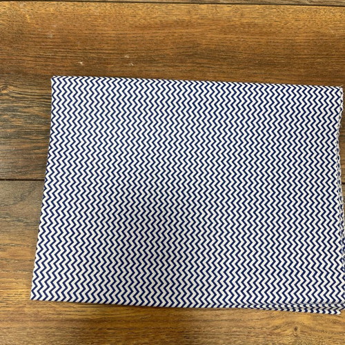 Chevron fabric 0.50 x 1.50 navy - white like new