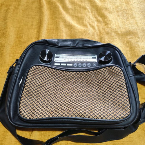 Crossbody bag shaped like radio new