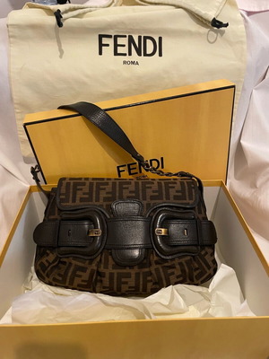 FENDI Authentic excellent 100%