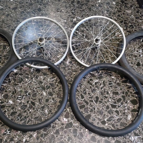Bicycle wheels 20 inches used, with tires and inner tubes