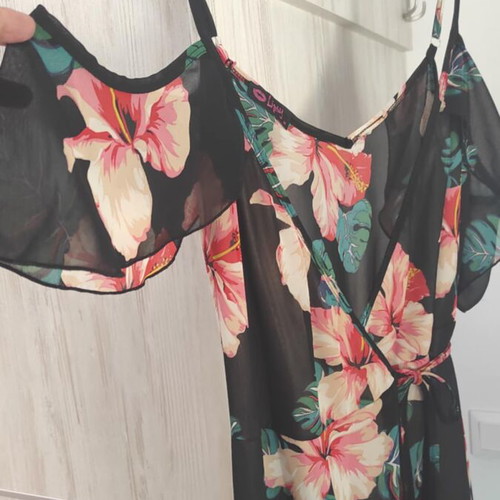 Women's dress size medium like new, black floral