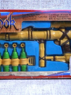 Hook Lost Boy Water Rifle Mattel 1991 new with box