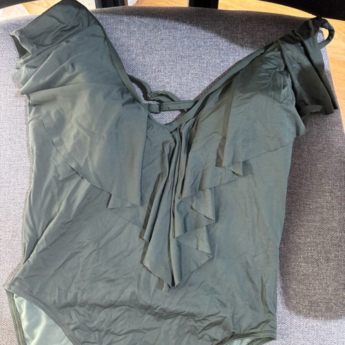 One-piece swimsuit green size S like new