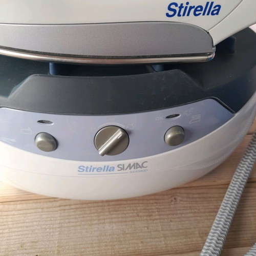 Stirella iron like new